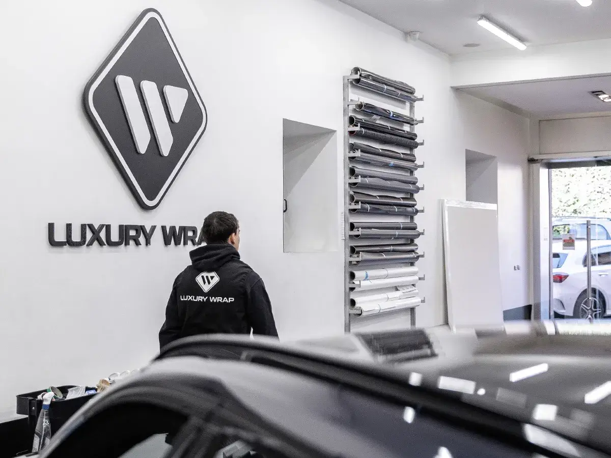 Installazione pellicole decorative auto - Roma Luxury Wrap